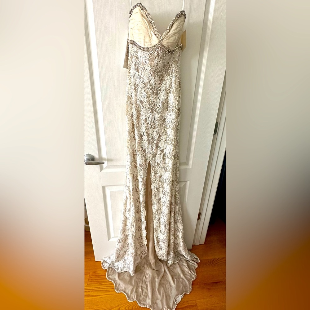 Amazing nude color Jovani couture dress. New with tags. Size 6.